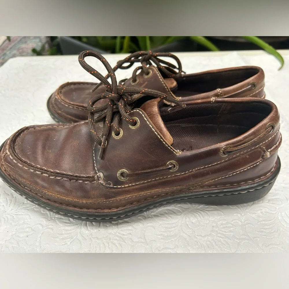 Mens Bass Leather Mariner Boat Shoe, Sz 7.5. Tie up. Dark Brown w/Black sole.